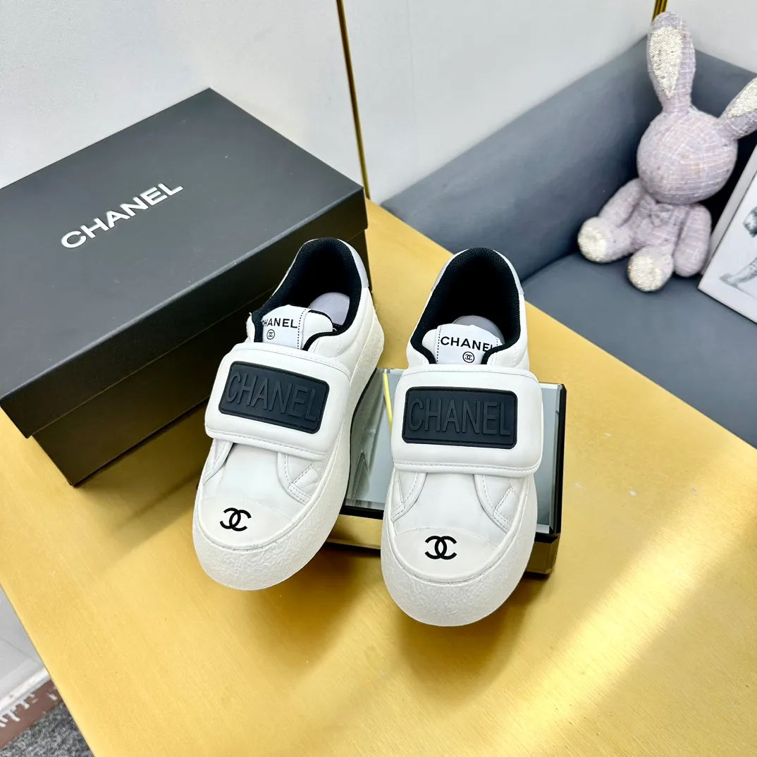 👟👟Ex-factory price 600👟👟 Chanel bread shoes ~ original calfskin panda shoes Chanel 25C latest hot style panda black and white sports shoes casual sneakers Xiaoxiang hot item classic black and white panda color coco girls must pay Fabric: original custom mixed sheepskin lining: original imported breathable mesh lining outsole: Original molded rubber + TPU combination Size: Women's 35-40